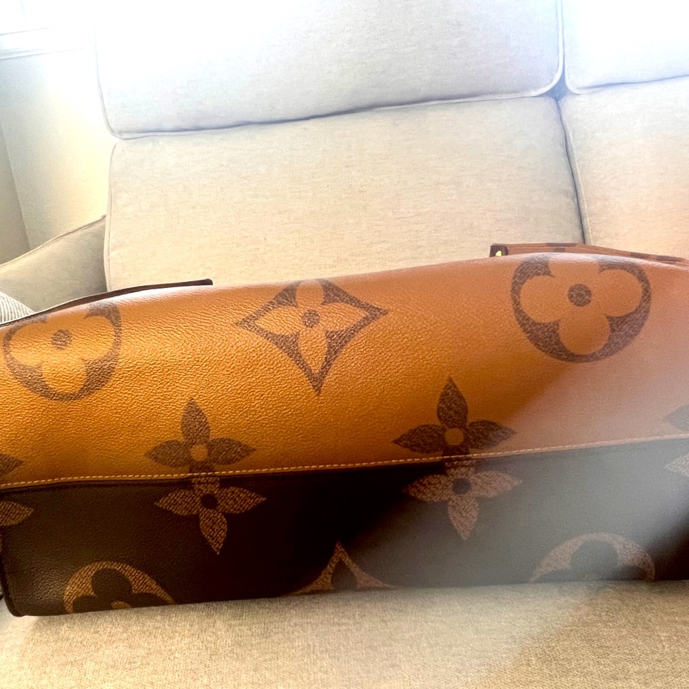 Beautiful Louis Vuitton Reverse On The Go Gm Tote… - image 8